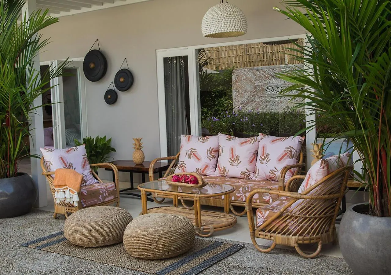 Villa Bloom 5 Close To The Beach Private Pool 3 Bedrooms 3 Bathrooms Seminyak  0*, Seminyak (Bali)